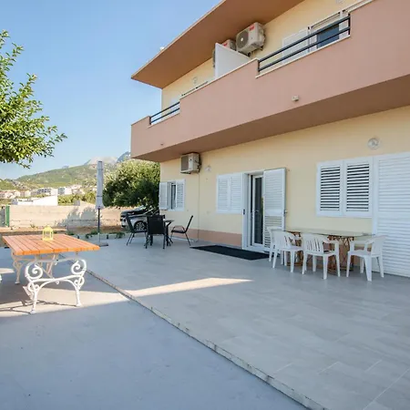 Cozy In With Wifi Apartment Makarska