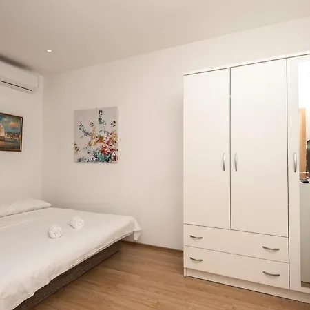 Cozy In With Wifi Apartment